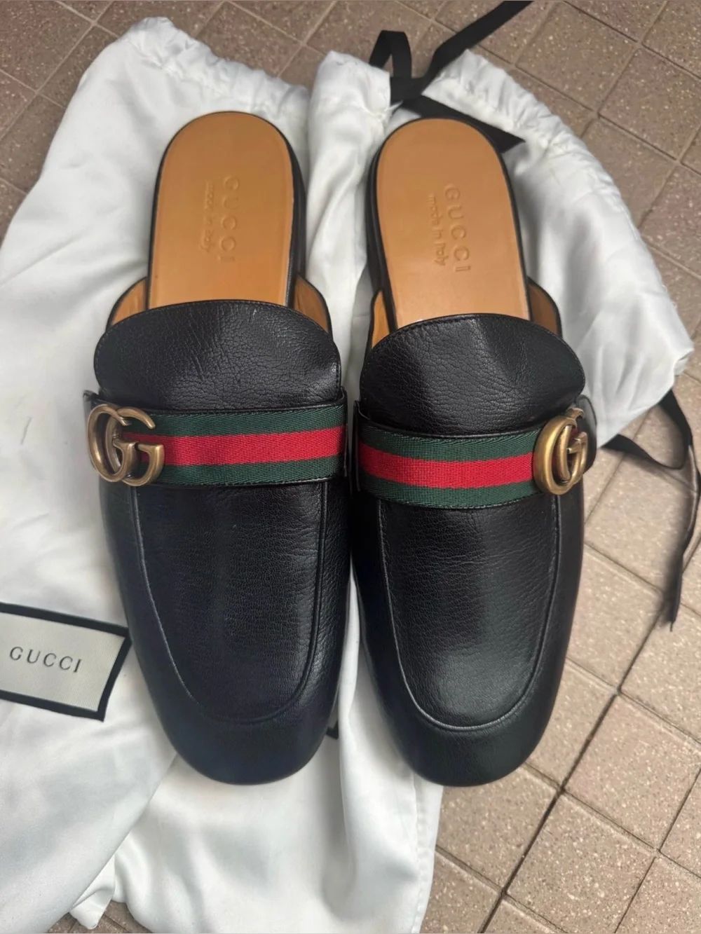 Gucci Black Leather Men’s Horsebit Loafers with Green-Red Web
